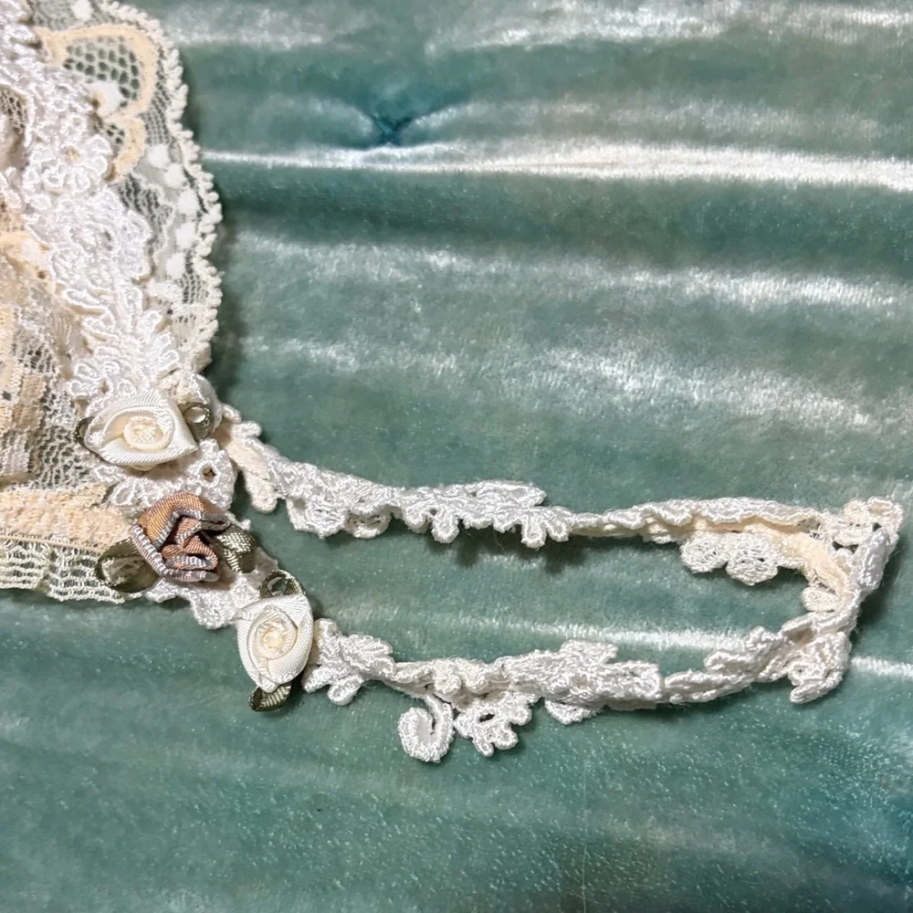 Vintage ivory lace nightgown by Claire Pettibone • Size XS • Pre-owned - Picture 5 of 8